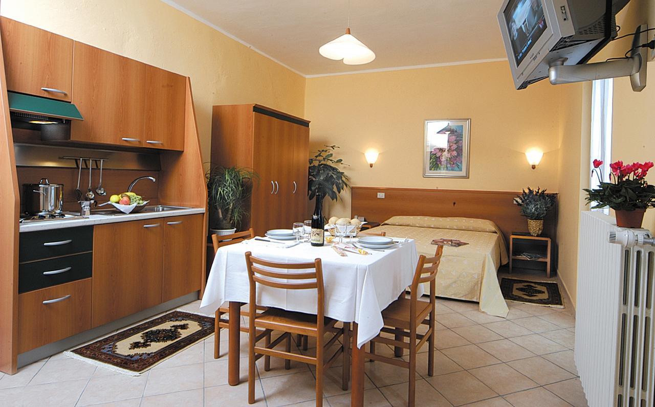 Casa Vacanze Provenzale Torre Pellice Δωμάτιο φωτογραφία